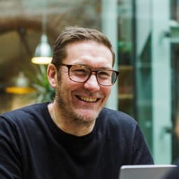 Garry, Advisor